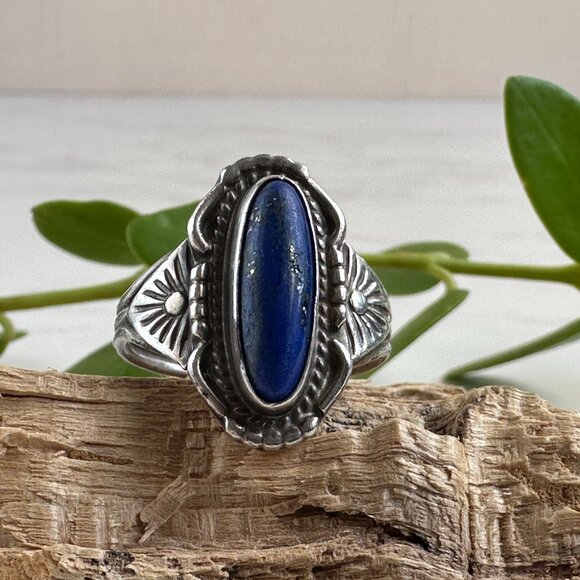 Vintage Native American Lapis Ring, Sterling Silver Size 8, Boho Jewelry - Picture 8 of 9